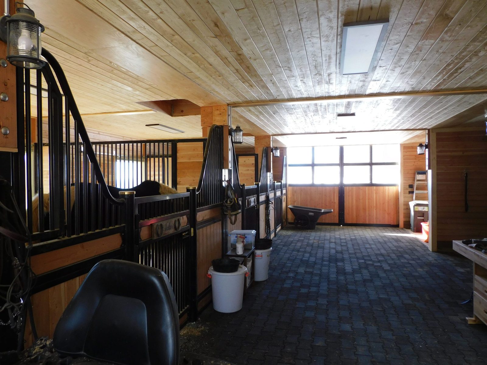 Customized Barn Pro’s Build detail