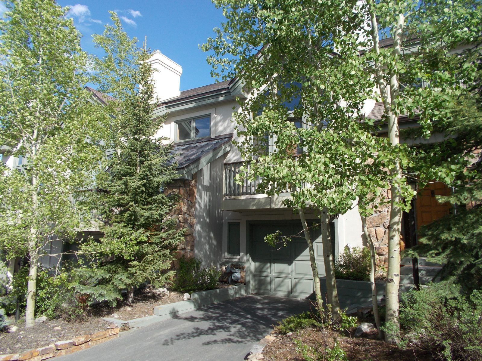 Highlander, Multi-family